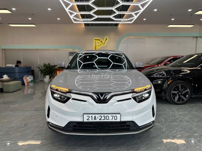 Xe điện VinFast VF8 Plus 2024 Trắng
