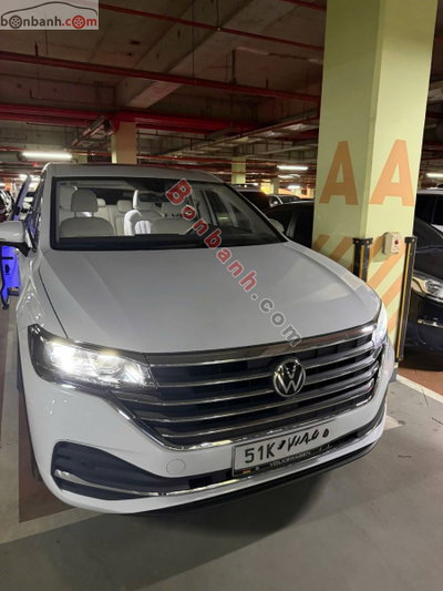 Xe Volkswagen Viloran Premium 2024
