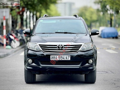 Xe Toyota Fortuner 2.7V 4x4 AT 2013