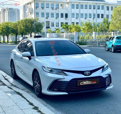 Xe Toyota Camry 2.0Q 2022