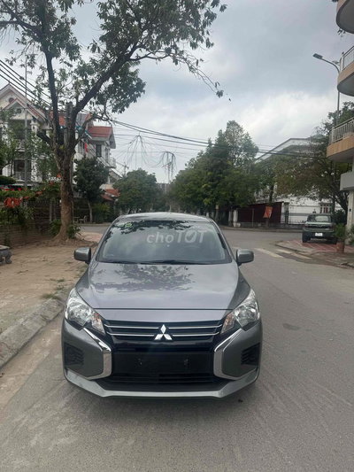 Mitsubishi Mirage Xám