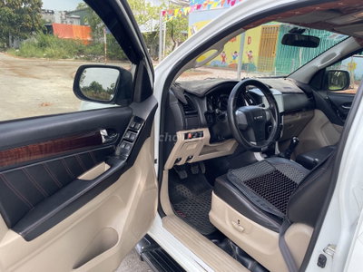 Isuzu MU-X 2018 Trắng