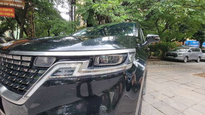 Kia Carnival 7 chỗ màu Đen
