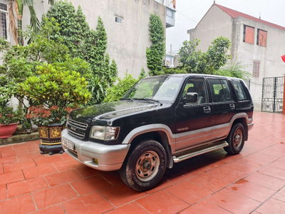 Isuzu Trooper SUV 5 chỗ Đen