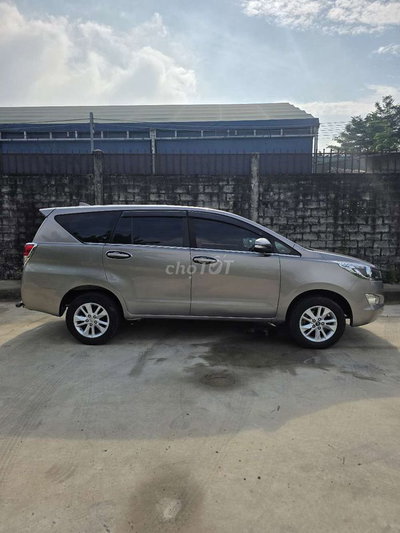 Toyota Innova 2019 Vàng cát