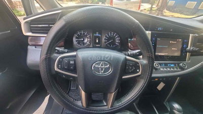 Toyota Innova Đen 7 chỗ ( xe gia đình )