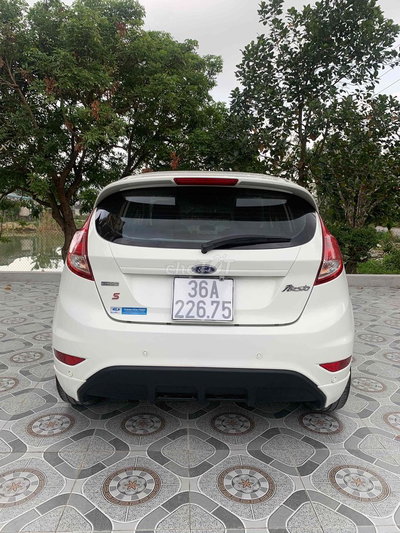 Ford Fiesta Ecoboost 2016 tự động