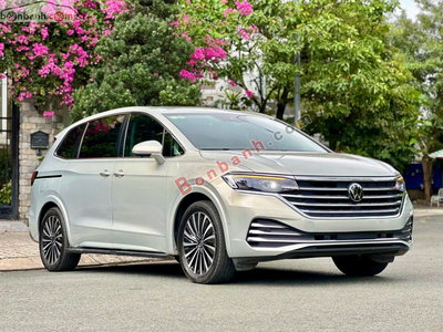 Xe Volkswagen Viloran Luxury 2025