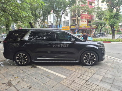 Kia Carnival 2022 Signature 42000 km Đen đẹp 95%