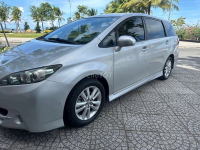 Toyota Wish 2011 Bạc