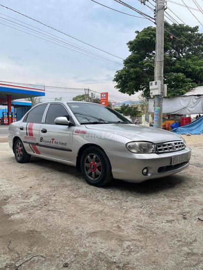 Kia 2004 màu Bạc