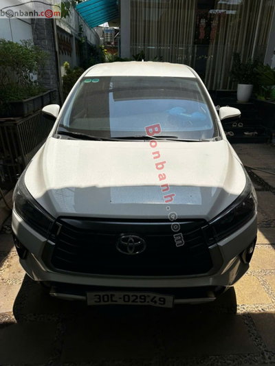 Xe Toyota Innova E 2.0 MT 2024