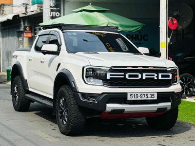 Ford Raptor trắng 1 chủ lướt 32.000 model 2025