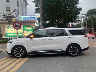 Kia Carnival Signature 2023 2.2D Trắng