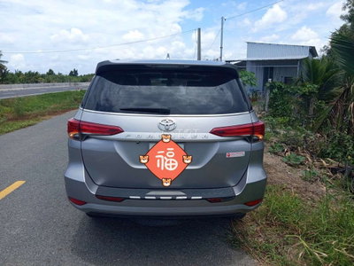 Toyota Fortuner Bạc