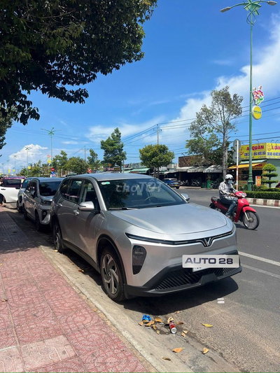 Xe điện Vinfast Limo Green 2025 Bạc