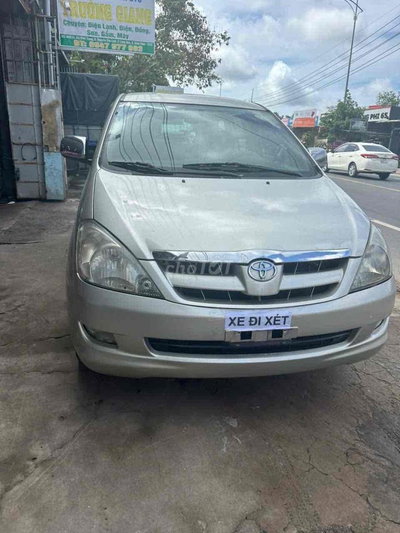 Toyota Innova 7 chỗ Bạc
