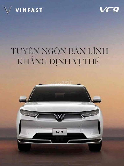 Xe điện VinFast VF9 màu Trắng