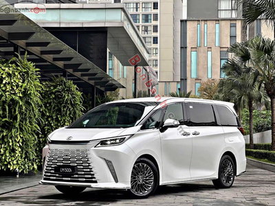 Xe Lexus LM 500h 6S 2026