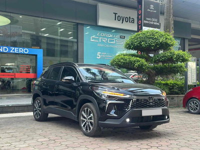 Toyota Hà Đông bán Cross 2025 1.8V 3900km Đen