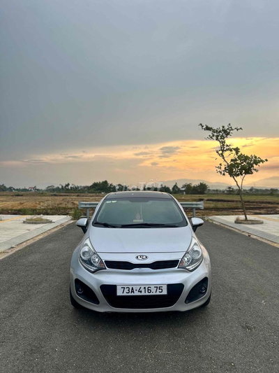 Kia Rio 2013 bản full xe nhập