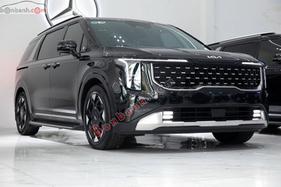 Xe Kia Carnival Signature 2.2D 2024