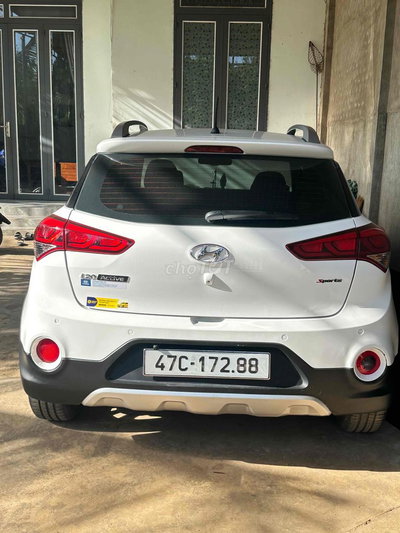 Hyundai i20 Active Trắng