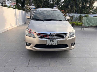Xe Toyota Innova 2.0G 2012