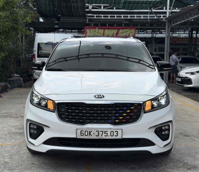 Kia Sedona Luxury 2.2D 2019 93000 km