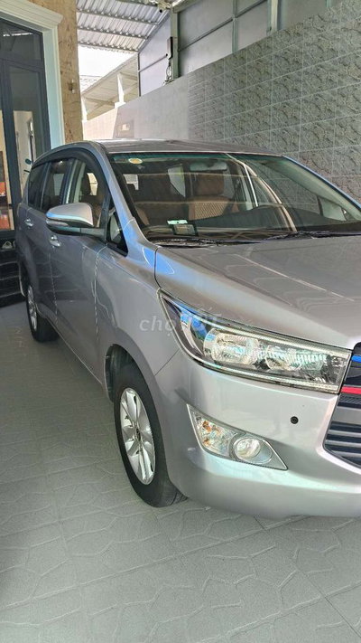 Toyota Innova Bạc Số sàn