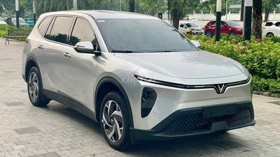 VinFast Limo Green 2026