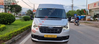 Xe Ford Transit Tiêu chuẩn 2023