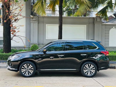Mitsubishi Outlander 2023 2.0 CVT Đen