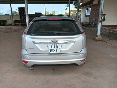 Ford Focus 2013 1.8 Vàng cát