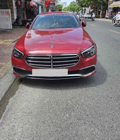 Mercedes-Benz E200 2022 Đỏ 28000 km