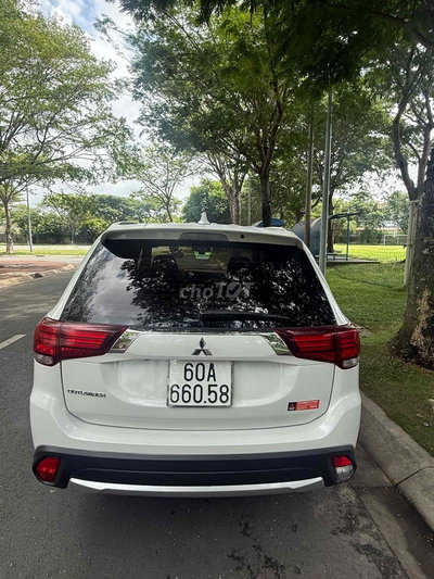Mitsubishi Outlander 2019 tự động 2.0