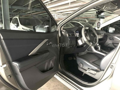 Mitsubishi Xpander Cross 2023 34000 km Xám