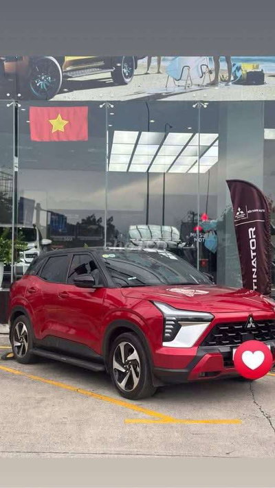 Mitsubishi Xforce Ultimate 2025 Đỏ đen