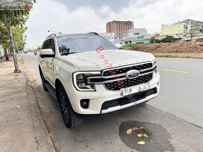 Xe Ford Everest Platinum 2.0L 4x4 AT 2025