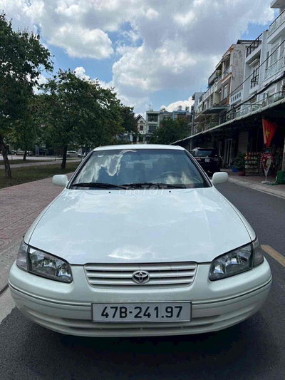 Toyota Camry 1999 Trắng