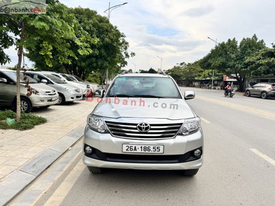 Xe Toyota Fortuner At 2010