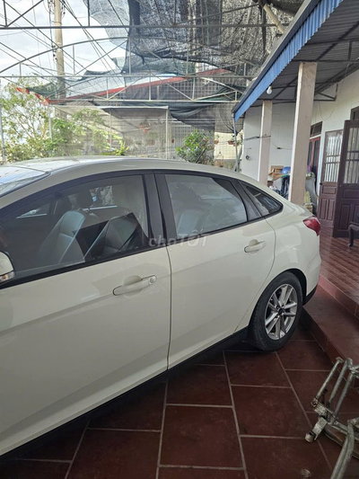Ford Focus 2017 190000 km Trắng