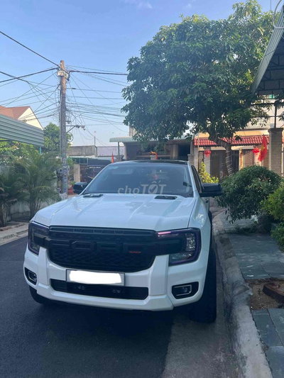 Ford Ranger XLS 2025 4x2 Trắng 15000 km