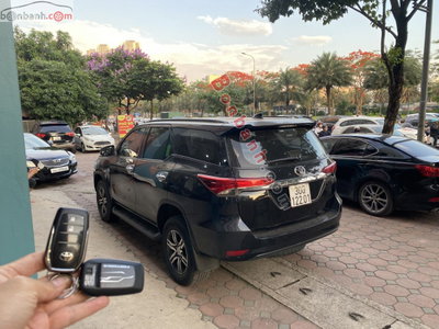 Xe Toyota Fortuner 2.7V 4x2 AT 2019