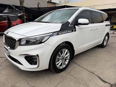 Kia Sedona 2018 Dầu 7 chỗ Trắng