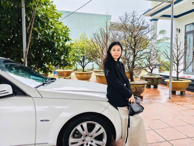Mercedes-Benz E200 2010 Trắng