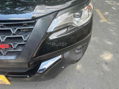 Toyota Fortuner Đen 7 chỗ