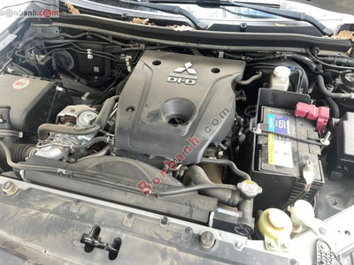Xe Mitsubishi Triton Athlete 4x2 AT Mivec 2017