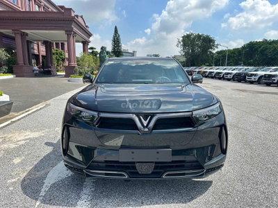 Xe điện VinFast VF9 Plus 2025 Đen