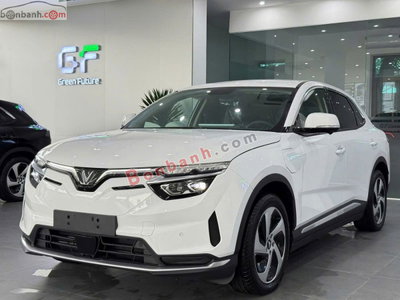 Xe VinFast VF8 Eco AWD 2023
